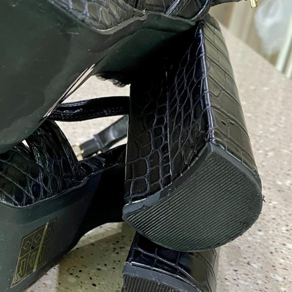 Aldo Platform Womens Sandal wide thick heel. - Picture 6 of 7